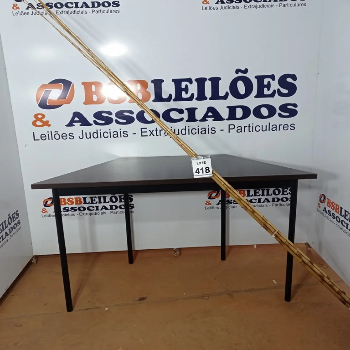 05 VARAS DE BAMBU. (NO ESTADO) ATENÇÃO! FAZER A VISITAÇÃO ANTES DE ARREMATAR, NÃO SABEMOS SE FUNCIONA, LEILÃO NÃO TEM GARANTIA E NEM DEVOLUÇÃO, SUJEITO A POSSÍVEIS AVARIAS VISÍVEIS/OCULTAS E/OU AUSÊNCIA DE COMPONENTES.