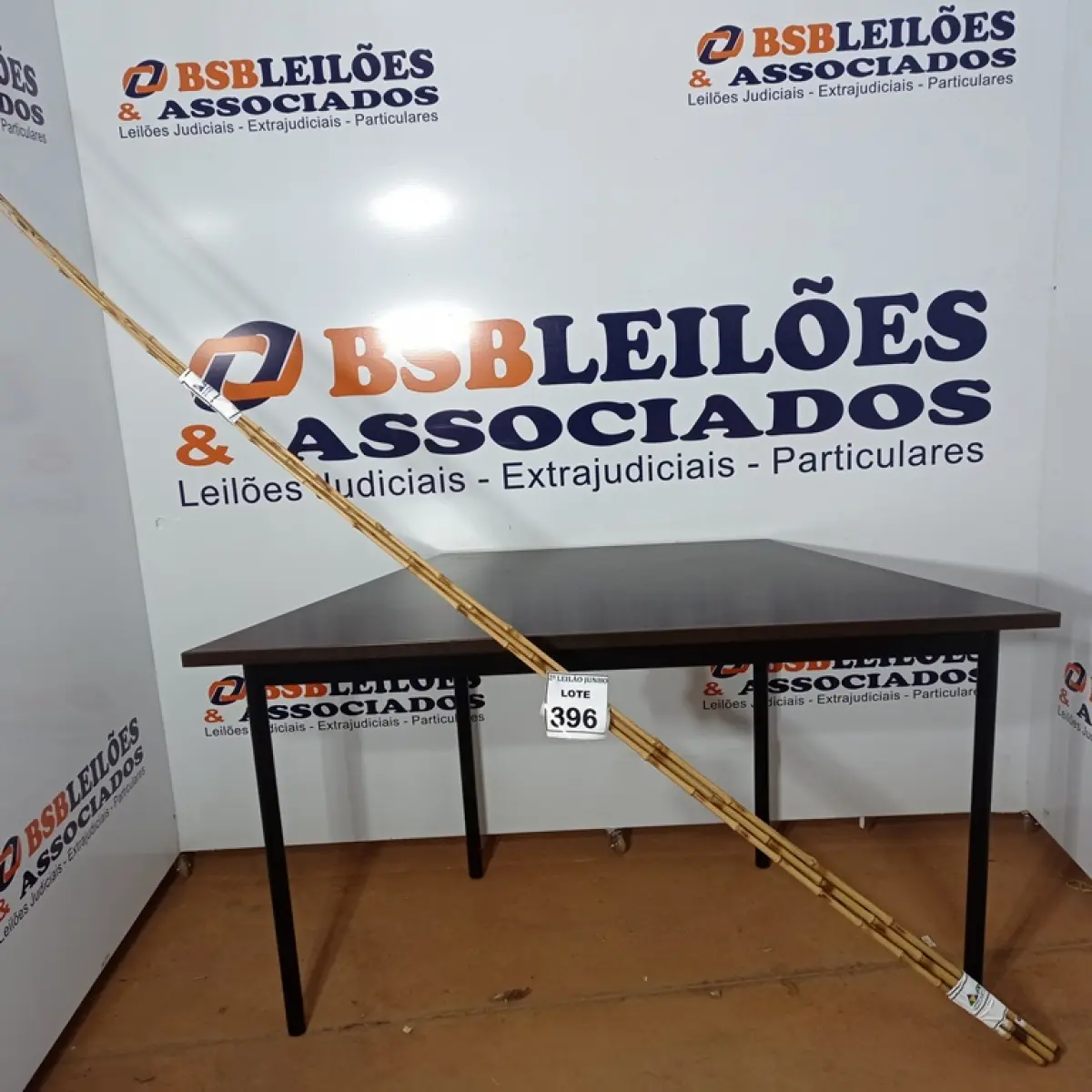 05 VARAS DE BAMBU. (NO ESTADO) ATENÇÃO! FAZER A VISITAÇÃO ANTES DE ARREMATAR, NÃO SABEMOS SE FUNCIONA, LEILÃO NÃO TEM GARANTIA E NEM DEVOLUÇÃO, SUJEITO A POSSÍVEIS AVARIAS VISÍVEIS/OCULTAS E/OU AUSÊNCIA DE COMPONENTES.