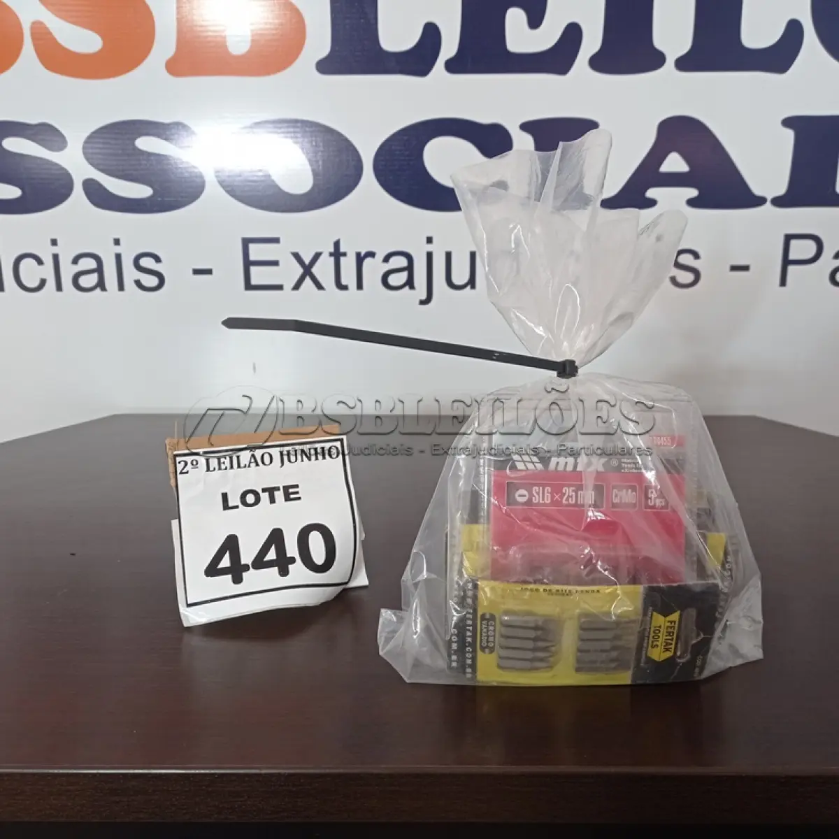 LOTE 440 - 05 JOGOS DE BITS. (NO ESTADO) ATENÇÃO! FAZER A VISITAÇÃO ANTES DE ARREMATAR, NÃO SABEMOS SE FUNCIONA, LEILÃO NÃO TEM GARANTIA E NEM DEVOLUÇÃO, SUJEITO A POSSÍVEIS AVARIAS VISÍVEIS/OCULTAS E/OU AUSÊNCIA DE COMPONENTES.