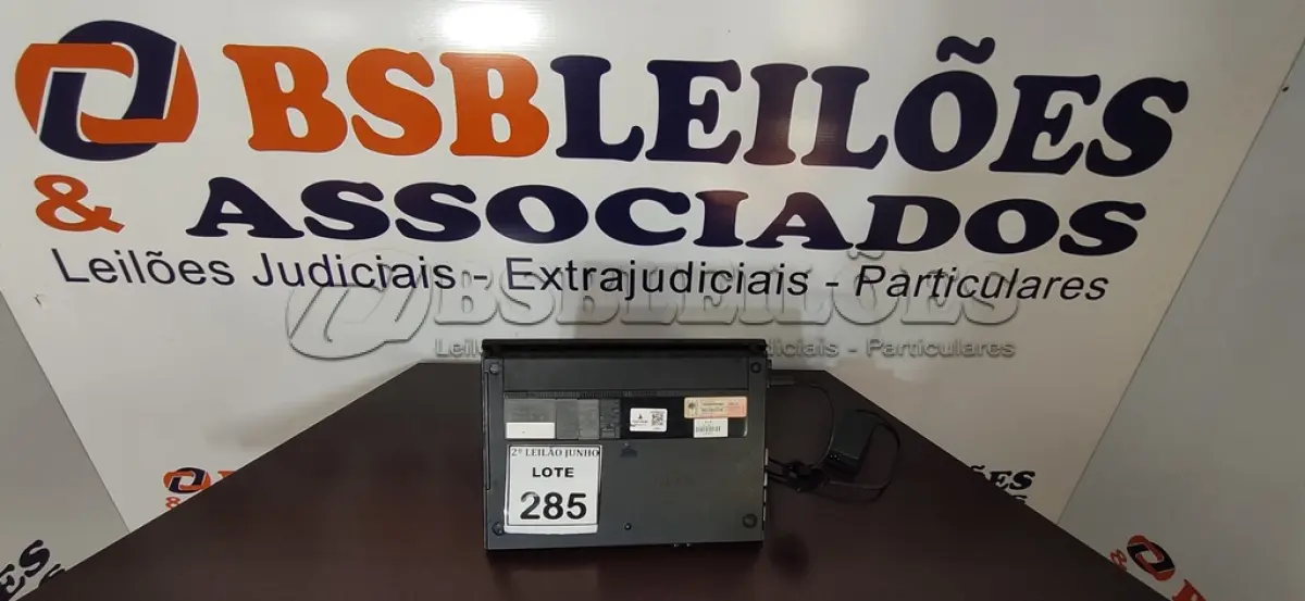 LOTE 285 - 01 NOTEBOOK COM CARREGADOR MARCA HP. (NO ESTADO) ATENÇÃO! FAZER A VISITAÇÃO ANTES DE ARREMATAR, NÃO SABEMOS SE FUNCIONA, LEILÃO NÃO TEM GARANTIA E NEM DEVOLUÇÃO, SUJEITO A POSSÍVEIS AVARIAS VISÍVEIS/OCULTAS E/OU AUSÊNCIA DE COMPONENTES.