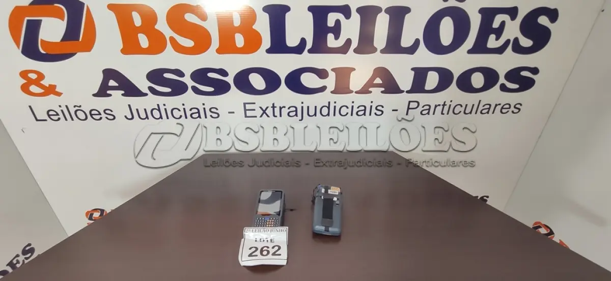 LOTE 262 - 02 COMPUTADORES MÓVEL INTERMEC CN51. (NO ESTADO) ATENÇÃO! FAZER A VISITAÇÃO ANTES DE ARREMATAR, NÃO SABEMOS SE FUNCIONA, LEILÃO NÃO TEM GARANTIA E NEM DEVOLUÇÃO, SUJEITO A POSSÍVEIS AVARIAS VISÍVEIS/OCULTAS E/OU AUSÊNCIA DE COMPONENTES.