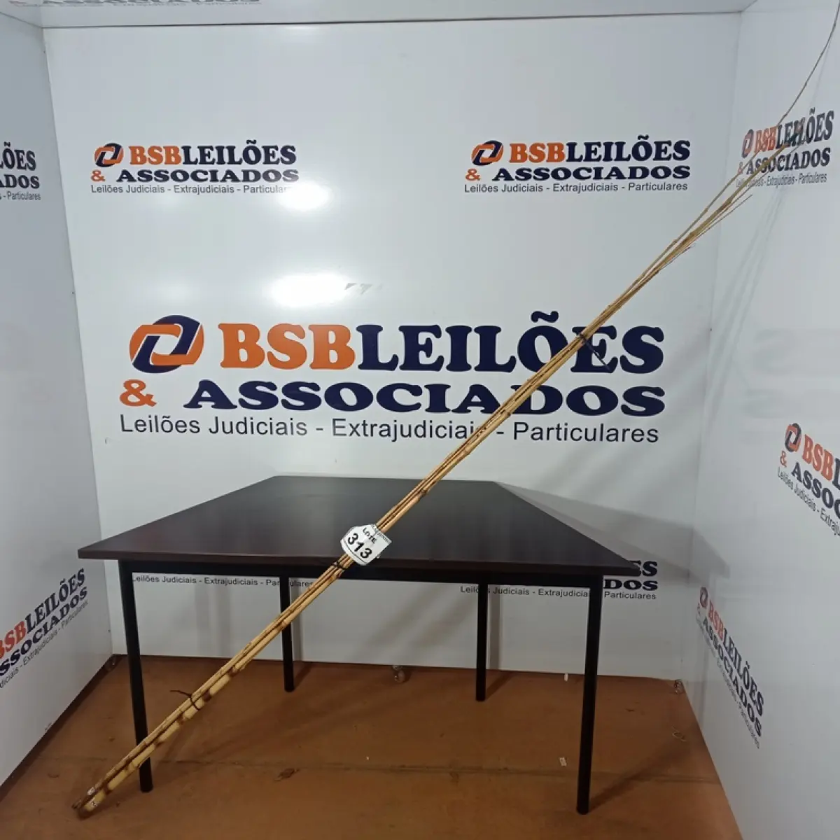 05 VARAS DE BAMBU. (NO ESTADO) ATENÇÃO! FAZER A VISITAÇÃO ANTES DE ARREMATAR, NÃO SABEMOS SE FUNCIONA, LEILÃO NÃO TEM GARANTIA E NEM DEVOLUÇÃO, SUJEITO A POSSÍVEIS AVARIAS VISÍVEIS/OCULTAS E/OU AUSÊNCIA DE COMPONENTES.