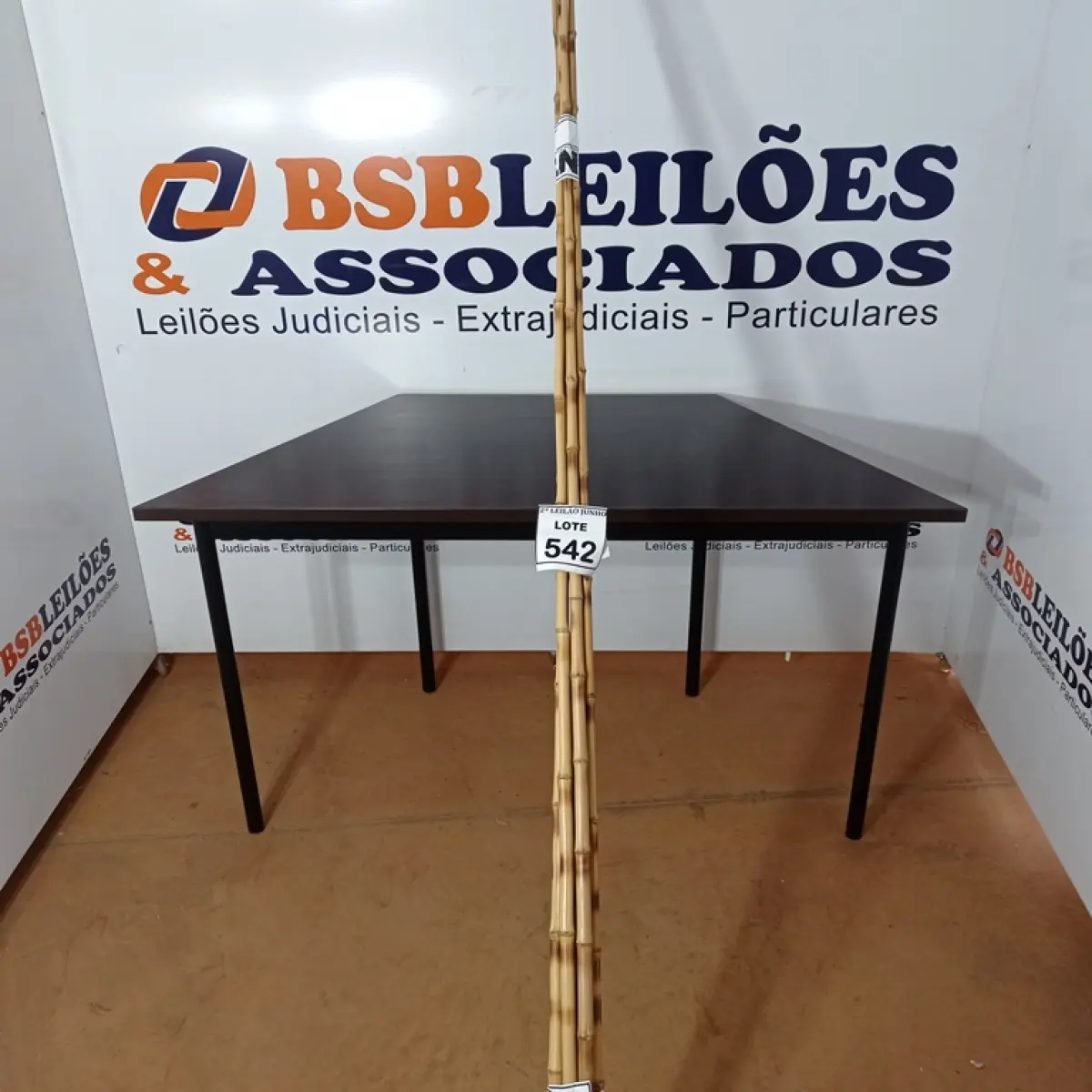  05 VARAS DE BAMBU. (NO ESTADO) ATENÇÃO! FAZER A VISITAÇÃO ANTES DE ARREMATAR, NÃO SABEMOS SE FUNCIONA, LEILÃO NÃO TEM GARANTIA E NEM DEVOLUÇÃO, SUJEITO A POSSÍVEIS AVARIAS VISÍVEIS/OCULTAS E/OU AUSÊNCIA DE COMPONENTES.