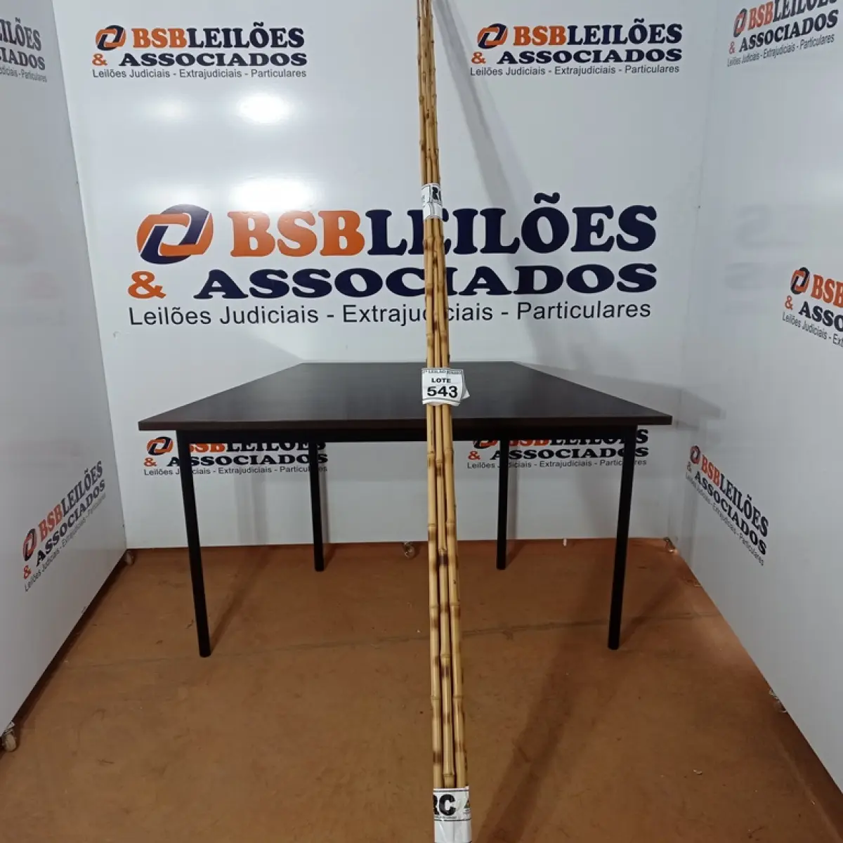 07 VARAS DE BAMBU. (NO ESTADO) ATENÇÃO! FAZER A VISITAÇÃO ANTES DE ARREMATAR, NÃO SABEMOS SE FUNCIONA, LEILÃO NÃO TEM GARANTIA E NEM DEVOLUÇÃO, SUJEITO A POSSÍVEIS AVARIAS VISÍVEIS/OCULTAS E/OU AUSÊNCIA DE COMPONENTES.