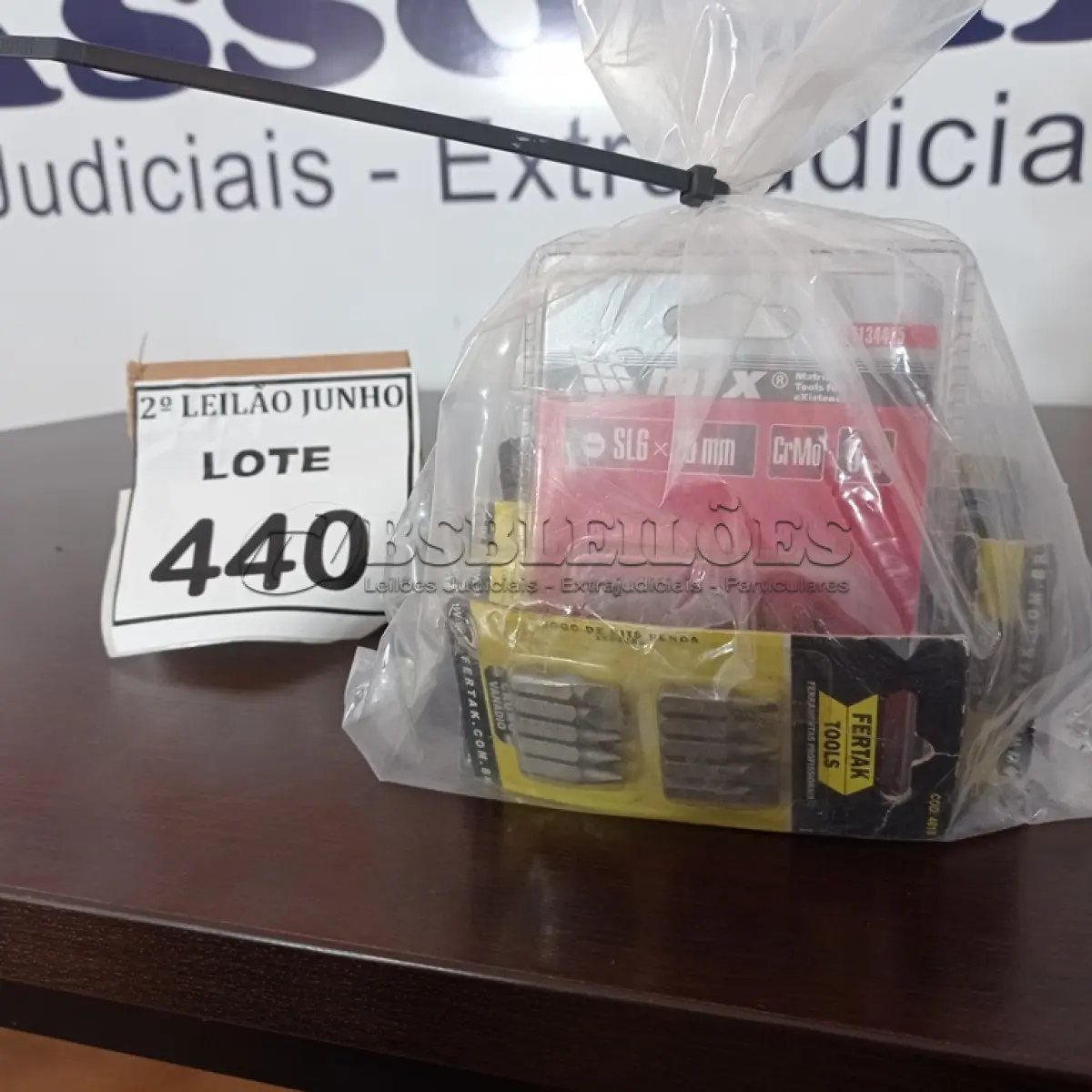 LOTE 440 - 05 JOGOS DE BITS. (NO ESTADO) ATENÇÃO! FAZER A VISITAÇÃO ANTES DE ARREMATAR, NÃO SABEMOS SE FUNCIONA, LEILÃO NÃO TEM GARANTIA E NEM DEVOLUÇÃO, SUJEITO A POSSÍVEIS AVARIAS VISÍVEIS/OCULTAS E/OU AUSÊNCIA DE COMPONENTES.