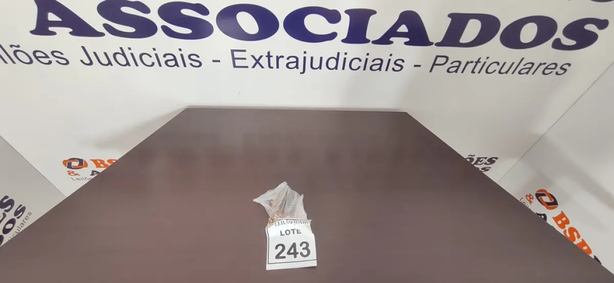 01 LOTE COM VÁRIAS BROCAS TAMANHOS DIVERSOS PARA PAREDE E FERRO. (NO ESTADO) ATENÇÃO! FAZER A VISITAÇÃO ANTES DE ARREMATAR, NÃO SABEMOS SE FUNCIONA, LEILÃO NÃO TEM GARANTIA E NEM DEVOLUÇÃO, SUJEITO A POSSÍVEIS AVARIAS VISÍVEIS/OCULTAS E/OU AUSÊNCIA DE COMPONENTES.