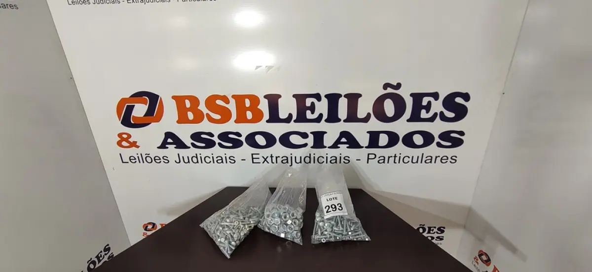 01 LOTE COM GRANDE QUANTIDADE DE PARAFUSOS E SACOS DIVERSOS. (NO ESTADO) ATENÇÃO! FAZER A VISITAÇÃO ANTES DE ARREMATAR, NÃO SABEMOS SE FUNCIONA, LEILÃO NÃO TEM GARANTIA E NEM DEVOLUÇÃO, SUJEITO A POSSÍVEIS AVARIAS VISÍVEIS/OCULTAS E/OU AUSÊNCIA DE COMPONENTES.