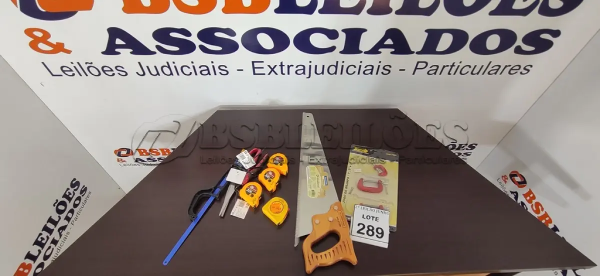 LOTE 289 - 01 SERROTE, 01 JOGO DE GRAMPOS, 04 TRENAS DE 3M CADA, 01 TESOURA PODADORA E 01 SERRA ARCO. (NO ESTADO) ATENÇÃO! FAZER A VISITAÇÃO ANTES DE ARREMATAR, NÃO SABEMOS SE FUNCIONA, LEILÃO NÃO TEM GARANTIA E NEM DEVOLUÇÃO, SUJEITO A POSSÍVEIS AVARIAS VISÍVEIS/OCULTAS E/OU AUSÊNCIA DE COMPONENTES.