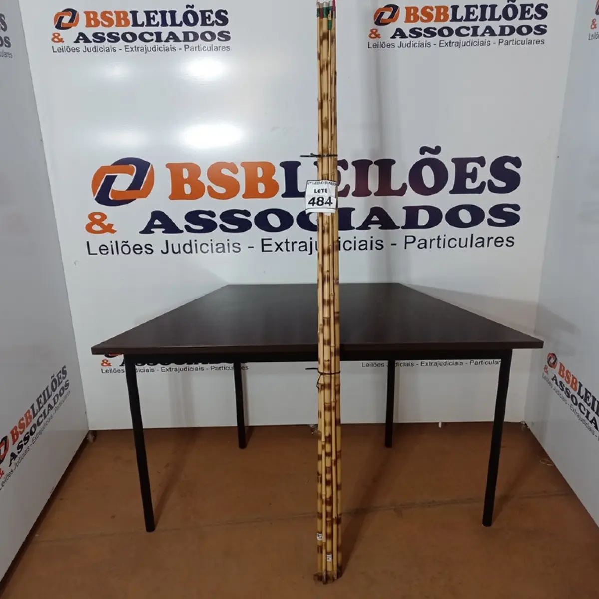 05 VARAS DE BAMBU. (NO ESTADO) ATENÇÃO! FAZER A VISITAÇÃO ANTES DE ARREMATAR, NÃO SABEMOS SE FUNCIONA, LEILÃO NÃO TEM GARANTIA E NEM DEVOLUÇÃO, SUJEITO A POSSÍVEIS AVARIAS VISÍVEIS/OCULTAS E/OU AUSÊNCIA DE COMPONENTES.