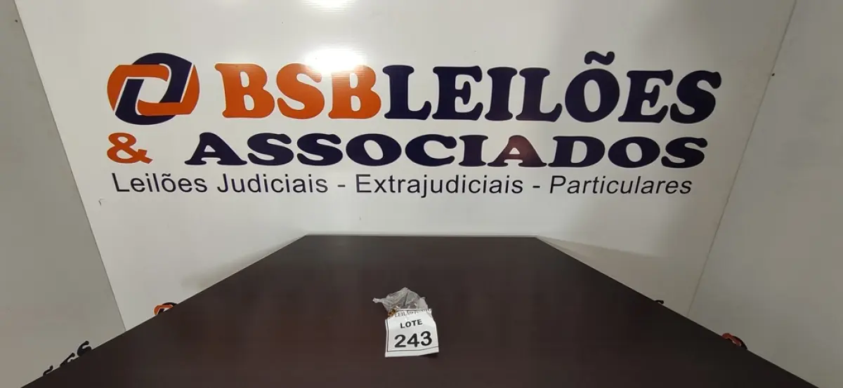 01 LOTE COM VÁRIAS BROCAS TAMANHOS DIVERSOS PARA PAREDE E FERRO. (NO ESTADO) ATENÇÃO! FAZER A VISITAÇÃO ANTES DE ARREMATAR, NÃO SABEMOS SE FUNCIONA, LEILÃO NÃO TEM GARANTIA E NEM DEVOLUÇÃO, SUJEITO A POSSÍVEIS AVARIAS VISÍVEIS/OCULTAS E/OU AUSÊNCIA DE COMPONENTES.