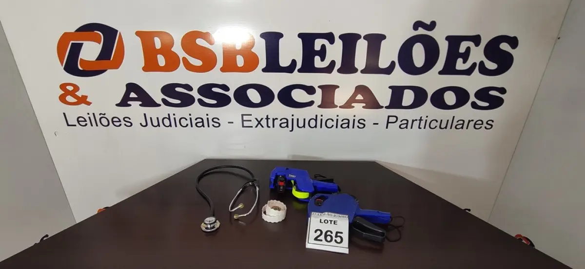 02 ETIQUETADORAS MANUAL E 01 ESTETOSCÓPIO. (NO ESTADO) ATENÇÃO! FAZER A VISITAÇÃO ANTES DE ARREMATAR, NÃO SABEMOS SE FUNCIONA, LEILÃO NÃO TEM GARANTIA E NEM DEVOLUÇÃO, SUJEITO A POSSÍVEIS AVARIAS VISÍVEIS/OCULTAS E/OU AUSÊNCIA DE COMPONENTES.