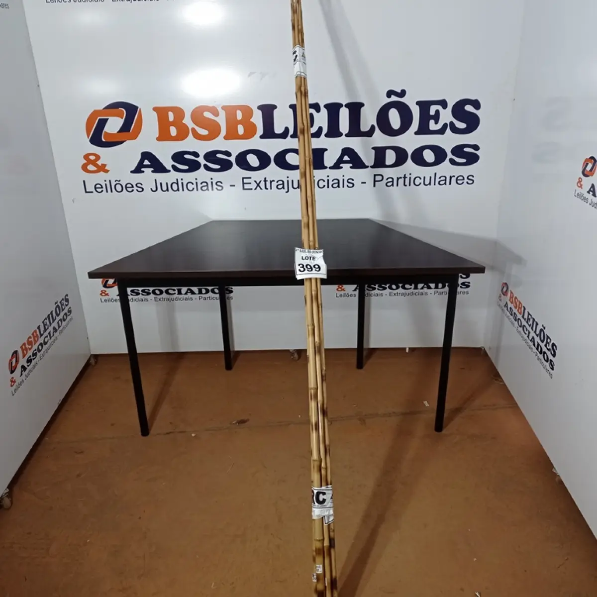 05 VARAS DE BAMBU. (NO ESTADO) ATENÇÃO! FAZER A VISITAÇÃO ANTES DE ARREMATAR, NÃO SABEMOS SE FUNCIONA, LEILÃO NÃO TEM GARANTIA E NEM DEVOLUÇÃO, SUJEITO A POSSÍVEIS AVARIAS VISÍVEIS/OCULTAS E/OU AUSÊNCIA DE COMPONENTES.