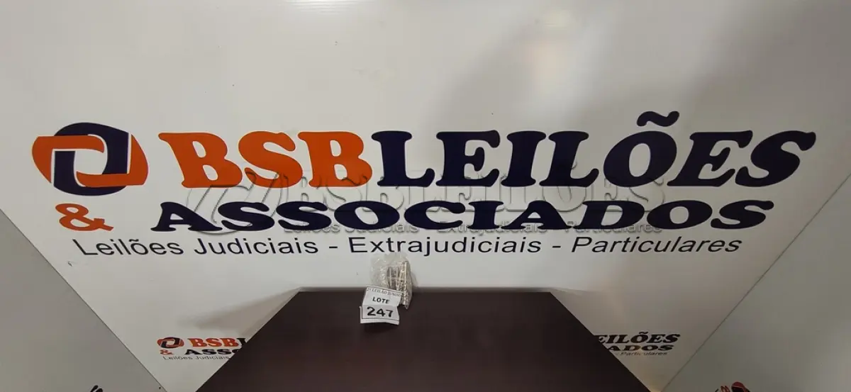 LOTE 247 - 01 LOTE COM VÁRIAS BROCAS DE PAREDE COM TAMANHOS DIVERSOS. (NO ESTADO) ATENÇÃO! FAZER A VISITAÇÃO ANTES DE ARREMATAR, NÃO SABEMOS SE FUNCIONA, LEILÃO NÃO TEM GARANTIA E NEM DEVOLUÇÃO, SUJEITO A POSSÍVEIS AVARIAS VISÍVEIS/OCULTAS E/OU AUSÊNCIA DE COMPONENTES.
