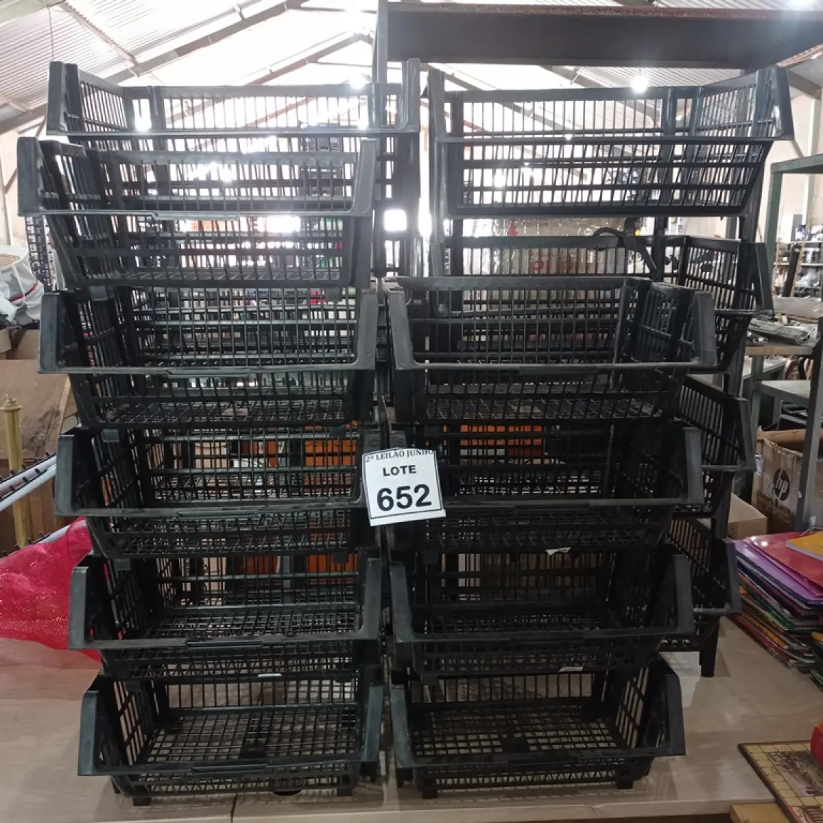 LOTE 652 - 16 CESTAS ORGANIZADORAS NA COR PRETA.  (NO ESTADO) ATENÇÃO! FAZER A VISITAÇÃO ANTES DE ARREMATAR, NÃO SABEMOS SE FUNCIONA, LEILÃO NÃO TEM GARANTIA E NEM DEVOLUÇÃO, SUJEITO A POSSÍVEIS AVARIAS VISÍVEIS/OCULTAS E/OU AUSÊNCIA DE COMPONENTES.