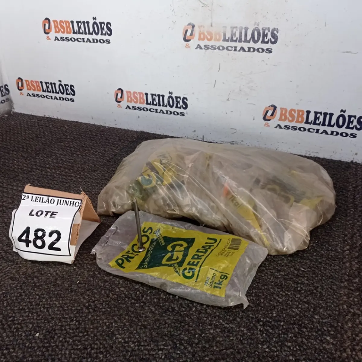 01 LOTE COM GRANDE QUANTIDADE DE PREGO. (NO ESTADO) ATENÇÃO! FAZER A VISITAÇÃO ANTES DE ARREMATAR, NÃO SABEMOS SE FUNCIONA, LEILÃO NÃO TEM GARANTIA E NEM DEVOLUÇÃO, SUJEITO A POSSÍVEIS AVARIAS VISÍVEIS/OCULTAS E/OU AUSÊNCIA DE COMPONENTES.