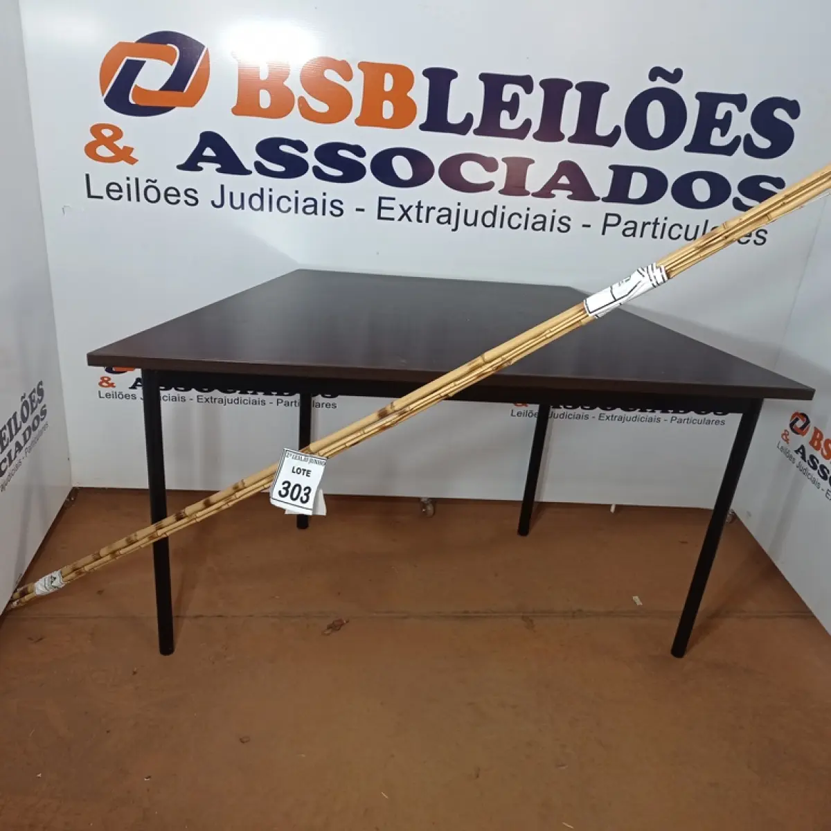 05 VARAS DE BAMBU. (NO ESTADO) ATENÇÃO! FAZER A VISITAÇÃO ANTES DE ARREMATAR, NÃO SABEMOS SE FUNCIONA, LEILÃO NÃO TEM GARANTIA E NEM DEVOLUÇÃO, SUJEITO A POSSÍVEIS AVARIAS VISÍVEIS/OCULTAS E/OU AUSÊNCIA DE COMPONENTES.
