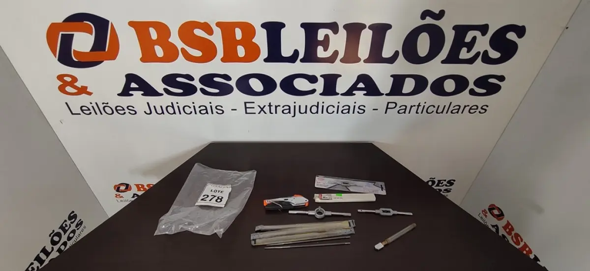 08 LIMAS PARA MOTOSERRA, 03 VIRAS MACHO, 01 ALICATE DE CRIMPAR E 01 CORTADOR DE VIDRO MANUAL. (NO ESTADO) ATENÇÃO! FAZER A VISITAÇÃO ANTES DE ARREMATAR, NÃO SABEMOS SE FUNCIONA, LEILÃO NÃO TEM GARANTIA E NEM DEVOLUÇÃO, SUJEITO A POSSÍVEIS AVARIAS VISÍVEIS/OCULTAS E/OU AUSÊNCIA DE COMPONENTES.