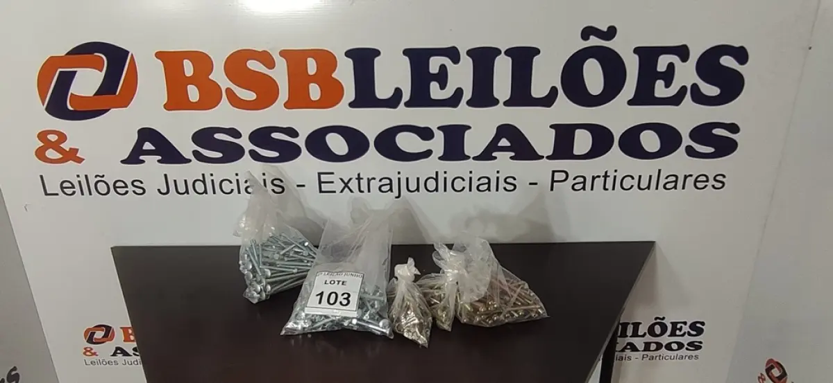 01 LOTE COM GRANDE QUANTIDADE DE PARAFUSOS E CONECTORES DE METAL. (NO ESTADO) ATENÇÃO! FAZER A VISITAÇÃO ANTES DE ARREMATAR, NÃO SABEMOS SE FUNCIONA, LEILÃO NÃO TEM GARANTIA E NEM DEVOLUÇÃO, SUJEITO A POSSÍVEIS AVARIAS VISÍVEIS/OCULTAS E/OU AUSÊNCIA DE COMPONENTES.
