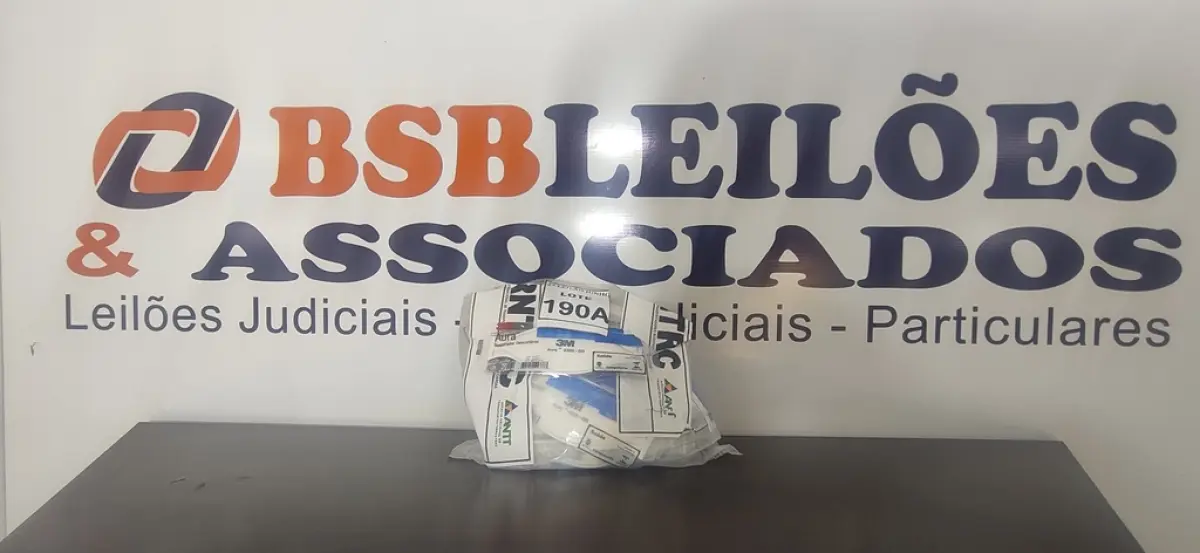 30 MÁSCARAS 3M 9320+BR. (NOVAS) (NO ESTADO) ATENÇÃO! FAZER A VISITAÇÃO ANTES DE ARREMATAR, NÃO SABEMOS SE FUNCIONA, LEILÃO NÃO TEM GARANTIA E NEM DEVOLUÇÃO, SUJEITO A POSSÍVEIS AVARIAS VISÍVEIS/OCULTAS E/OU AUSÊNCIA DE COMPONENTES.