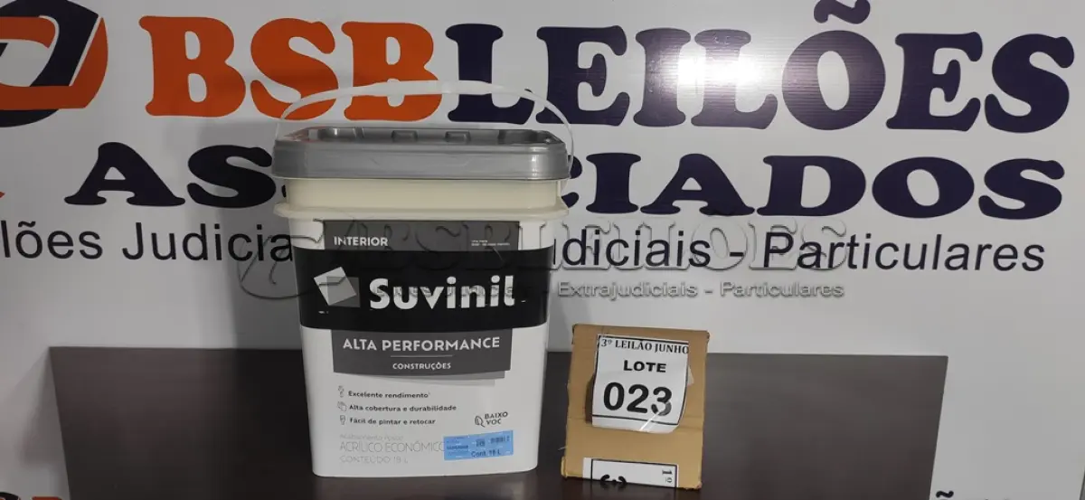 LOTE 023 - 01 BALDE DE TINTA SUVINIL INTERIORES FOSCOS 18L NA COR FOSCO BRANCO. VENCIMENTO 10/2027 (NOVO) (NO ESTADO) ATENÇÃO! FAZER A VISITAÇÃO ANTES DE ARREMATAR, NÃO SABEMOS SE FUNCIONA. LEILÃO NÃO TEM GARANTIA E NEM DEVOLUÇÃO, SUJEITO A POSSÍVEIS AVARIAS VISÍVEIS/OCULTAS E/OU AUSÊNCIA DE COMPONENTES.