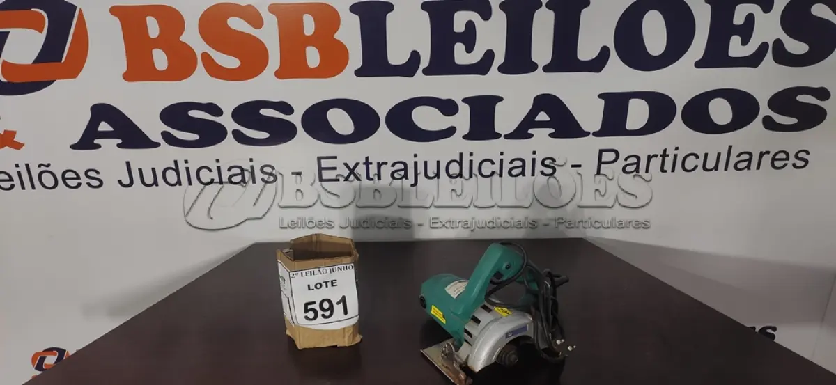 LOTE 591 - 01 SERRA MÁRMORE 220W MARCA SONGHE TOOLS.  (NO ESTADO) ATENÇÃO! FAZER A VISITAÇÃO ANTES DE ARREMATAR, NÃO SABEMOS SE FUNCIONA, LEILÃO NÃO TEM GARANTIA E NEM DEVOLUÇÃO, SUJEITO A POSSÍVEIS AVARIAS VISÍVEIS/OCULTAS E/OU AUSÊNCIA DE COMPONENTES.