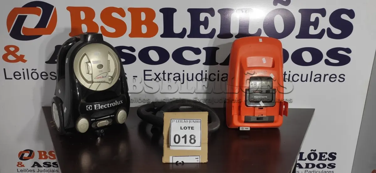 LOTE 018 - 02 ASPIRADORES DE PÓ SENDO 01 MARCA ELECTROLUX E 01 MARCA KENMORE. (NO ESTADO) ATENÇÃO! FAZER A VISITAÇÃO ANTES DE ARREMATAR, NÃO SABEMOS SE FUNCIONA, LEILÃO NÃO TEM GARANTIA E NEM DEVOLUÇÃO, SUJEITO A POSSÍVEIS AVARIAS VISÍVEIS/OCULTAS E/OU AUSÊNCIA DE COMPONENTES.