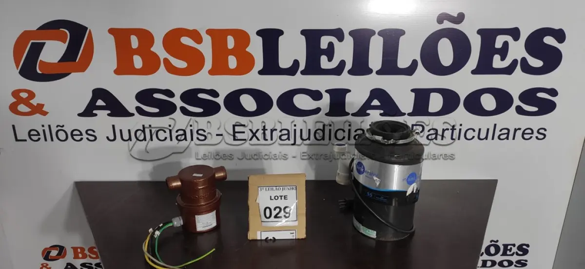 LOTE 029 - 01 TRITURADOR DE RESÍDUOS E 01 AQUECEDOR DE PISCINA. (NO ESTADO) ATENÇÃO! FAZER A VISITAÇÃO ANTES DE ARREMATAR, NÃO SABEMOS SE FUNCIONA, LEILÃO NÃO TEM GARANTIA E NEM DEVOLUÇÃO, SUJEITO A POSSÍVEIS AVARIAS VISÍVEIS/OCULTAS E/OU AUSÊNCIA DE COMPONENTES.