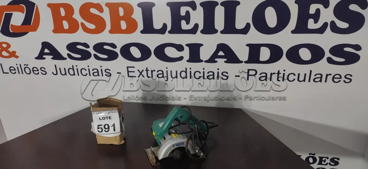 LOTE 591 - 01 SERRA MÁRMORE 220W MARCA SONGHE TOOLS.  (NO ESTADO) ATENÇÃO! FAZER A VISITAÇÃO ANTES DE ARREMATAR, NÃO SABEMOS SE FUNCIONA, LEILÃO NÃO TEM GARANTIA E NEM DEVOLUÇÃO, SUJEITO A POSSÍVEIS AVARIAS VISÍVEIS/OCULTAS E/OU AUSÊNCIA DE COMPONENTES.