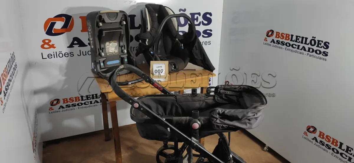 LOTE 002 - 01 CARRINHO DE BEBÊ COMPLETO COM SUPORTE PARA CARRO E BEBÊ CONFORTO. (NO ESTADO) ATENÇÃO! FAZER A VISITAÇÃO ANTES DE ARREMATAR, NÃO SABEMOS SE FUNCIONA, LEILÃO NÃO TEM GARANTIA E NEM DEVOLUÇÃO, SUJEITO A POSSÍVEIS AVARIAS VISÍVEIS/OCULTAS E/OU AUSÊNCIA DE COMPONENTES.