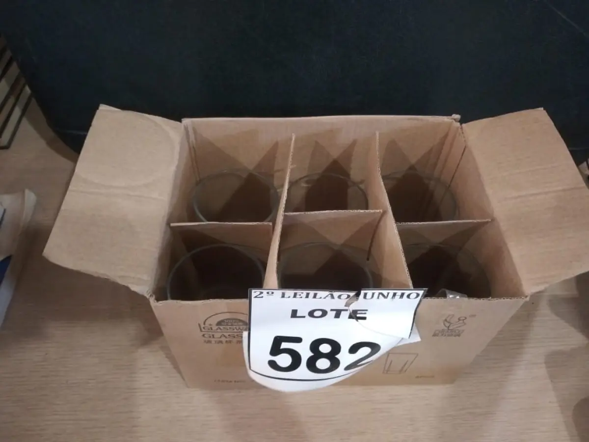01 LOTE COM 06 COPOS AMERICANO.  (NO ESTADO) ATENÇÃO! FAZER A VISITAÇÃO ANTES DE ARREMATAR, NÃO SABEMOS SE FUNCIONA, LEILÃO NÃO TEM GARANTIA E NEM DEVOLUÇÃO, SUJEITO A POSSÍVEIS AVARIAS VISÍVEIS/OCULTAS E/OU AUSÊNCIA DE COMPONENTES.