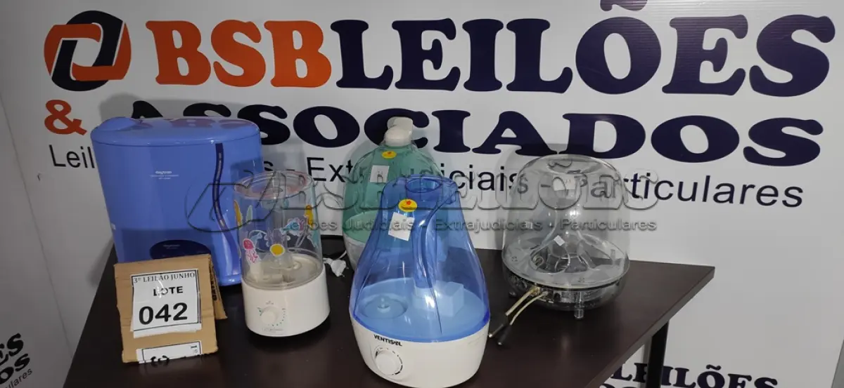 LOTE 042 - 04 UMIDIFICADORES DE MARCA E MODELOS DIVERSOS E 01 CAIXA DE SOM PORTÁTIL. (NO ESTADO) ATENÇÃO! FAZER A VISITAÇÃO ANTES DE ARREMATAR, NÃO SABEMOS SE FUNCIONA, LEILÃO NÃO TEM GARANTIA E NEM DEVOLUÇÃO, SUJEITO A POSSÍVEIS AVARIAS VISÍVEIS/OCULTAS E/OU AUSÊNCIA DE COMPONENTES.