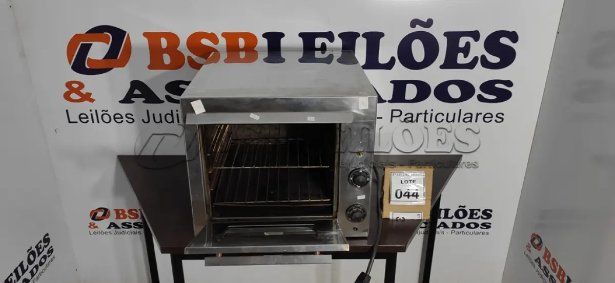 LOTE 044 - 01 FORNO ELÉTRICO INOX MARCA LAYR. (NO ESTADO) ATENÇÃO! FAZER A VISITAÇÃO ANTES DE ARREMATAR, NÃO SABEMOS SE FUNCIONA, LEILÃO NÃO TEM GARANTIA E NEM DEVOLUÇÃO, SUJEITO A POSSÍVEIS AVARIAS VISÍVEIS/OCULTAS E/OU AUSÊNCIA DE COMPONENTES.