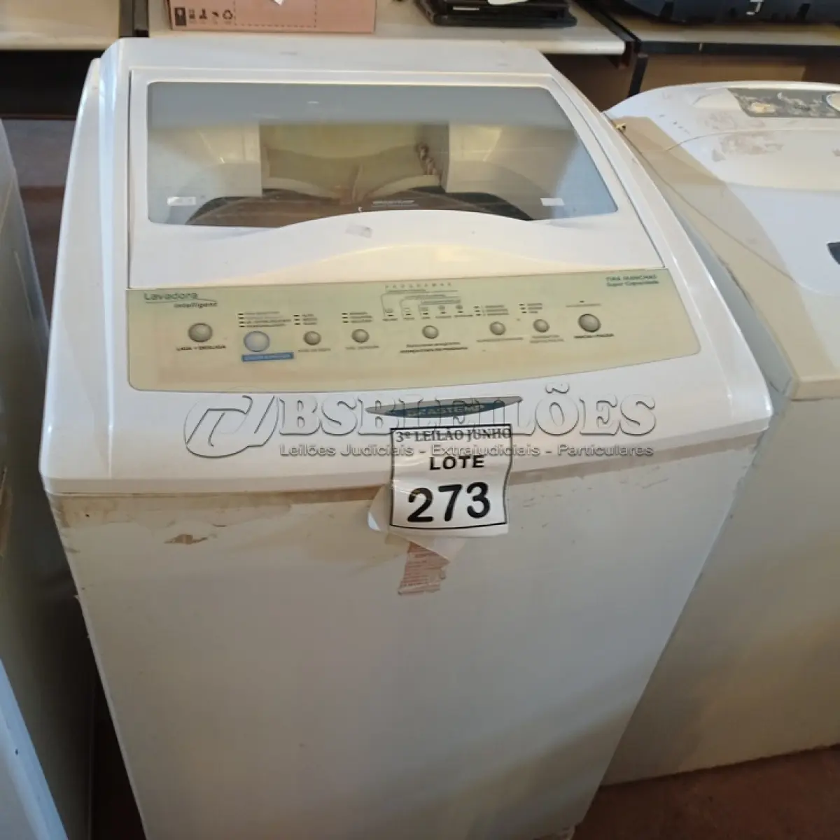 LOTE 344 - 01 MÁQUINA DE LAVAR ROUPAS BRASTEMP 220V. (NO ESTADO) ATENÇÃO! FAZER A VISITAÇÃO ANTES DE ARREMATAR, NÃO SABEMOS SE FUNCIONA. LEILÃO NÃO TEM GARANTIA E NEM DEVOLUÇÃO, SUJEITO A POSSÍVEIS AVARIAS VISÍVEIS/OCULTAS E/OU AUSÊNCIA DE COMPONENTES.