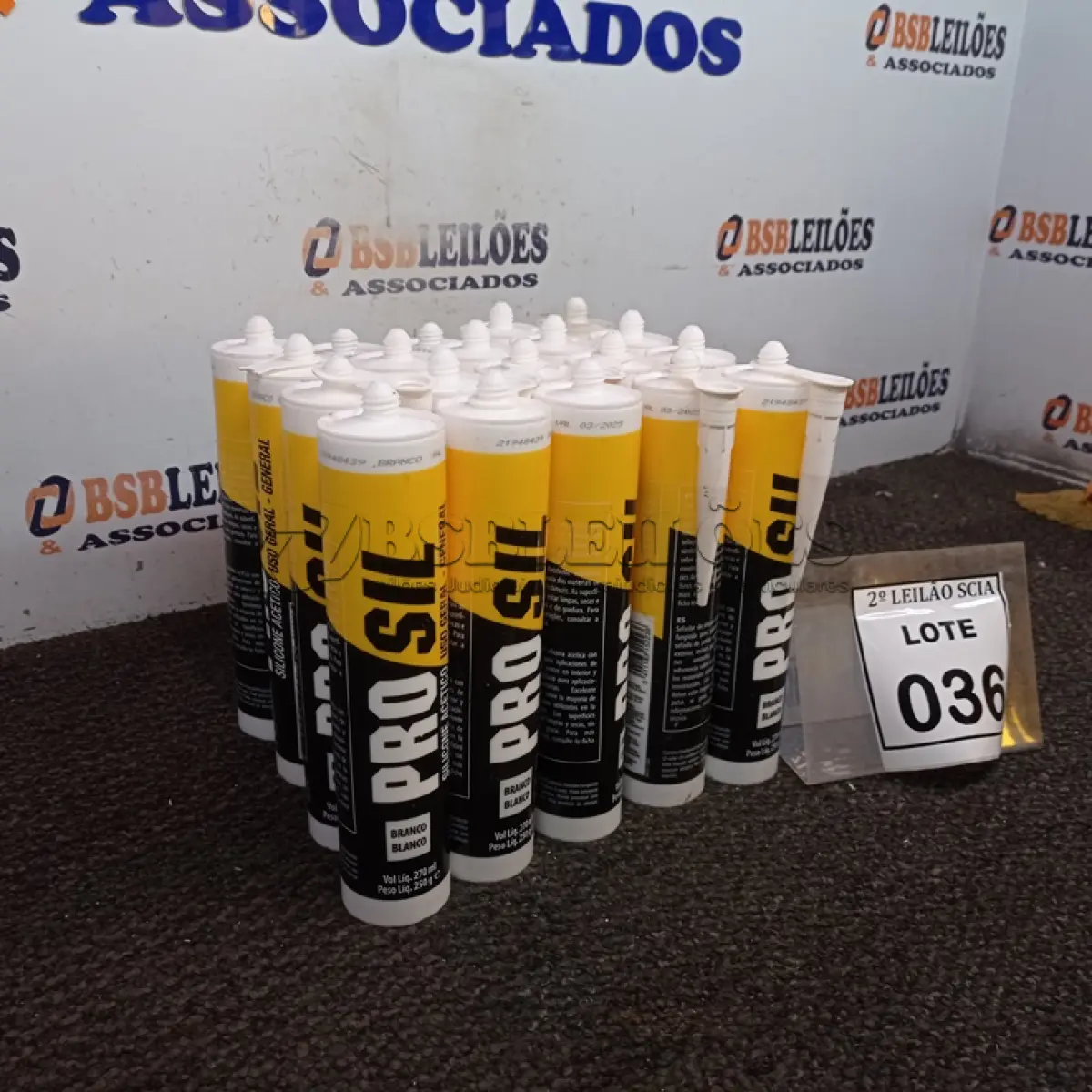 LOTE 036 - 20 ADESIVOS DE SILICONE NEUTRO INCOLOR COM 280ML MARCA OBRIVED.  (NO ESTADO) ATENÇÃO! FAZER A VISITAÇÃO ANTES DE ARREMATAR, NÃO SABEMOS SE FUNCIONA. LEILÃO NÃO TEM GARANTIA E NEM DEVOLUÇÃO, SUJEITO A POSSÍVEIS AVARIAS VISÍVEIS/OCULTAS E/OU AUSÊNCIA DE COMPONENTES.