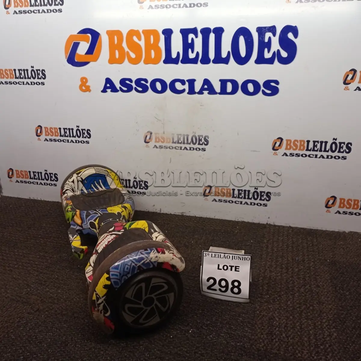LOTE 298 - 01 HOVERBOARD NA COR CAMUFLADA. (NO ESTADO) ATENÇÃO! FAZER A VISITAÇÃO ANTES DE ARREMATAR, NÃO SABEMOS SE FUNCIONA, LEILÃO NÃO TEM GARANTIA E NEM DEVOLUÇÃO, SUJEITO A POSSÍVEIS AVARIAS VISÍVEIS/OCULTAS E/OU AUSÊNCIA DE COMPONENTES.