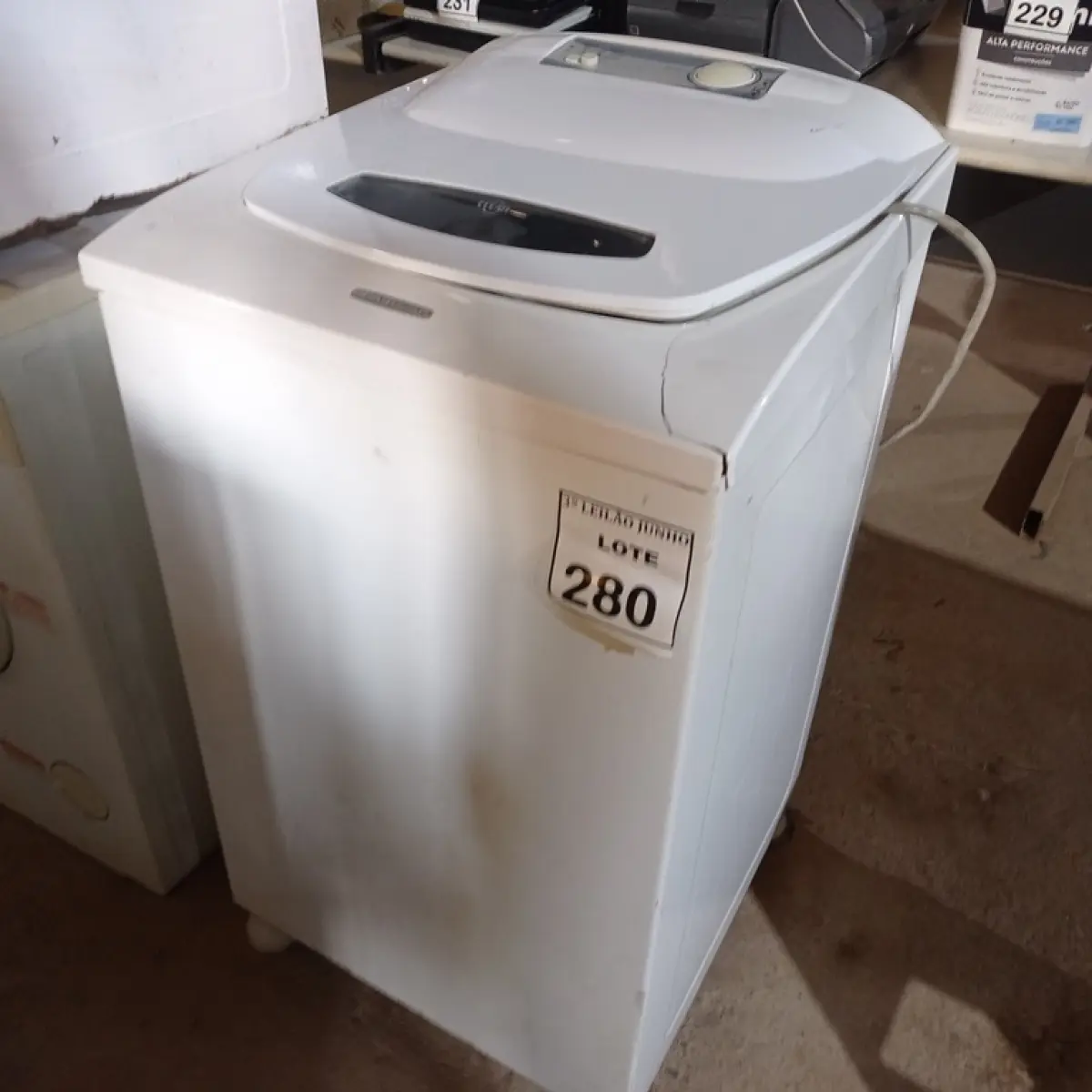 01 MÁQUINA DE LAVAR MARCA BRASTEMP 5KG. (NO ESTADO) ATENÇÃO! FAZER A VISITAÇÃO ANTES DE ARREMATAR, NÃO SABEMOS SE FUNCIONA. LEILÃO NÃO TEM GARANTIA E NEM DEVOLUÇÃO, SUJEITO A POSSÍVEIS AVARIAS VISÍVEIS/OCULTAS E/OU AUSÊNCIA DE COMPONENTES.