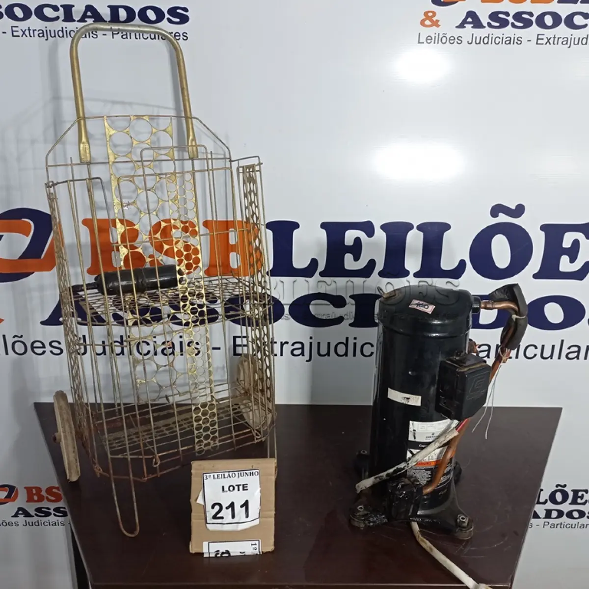 LOTE 211