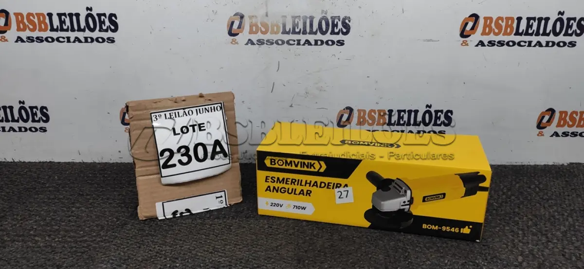 LOTE 230 - ESMERILHADEIRA ANGULAR 220V 710W  ACESSÓRIOS 1CHAVE 1PROTETOR 1MANOPLA. (NO ESTADO) ATENÇÃO! FAZER A VISITAÇÃO ANTES DE ARREMATAR, NÃO SABEMOS SE FUNCIONA, LEILÃO NÃO TEM GARANTIA E NEM DEVOLUÇÃO, SUJEITO A POSSÍVEIS AVARIAS VISÍVEIS/OCULTAS E/OU AUSÊNCIA DE COMPONENTES. 