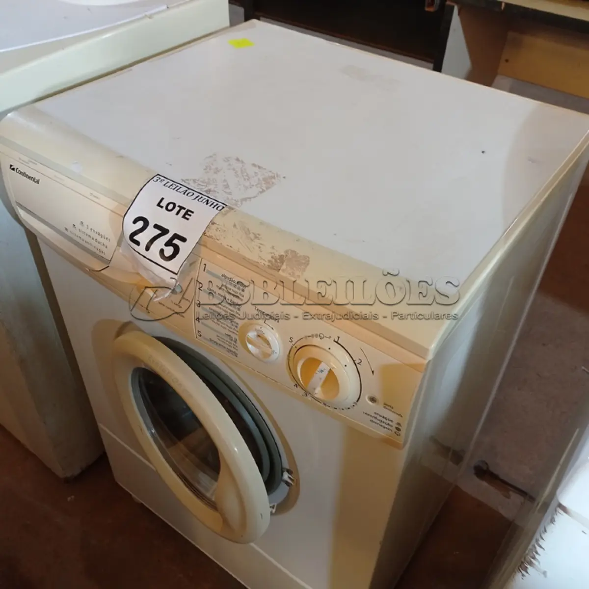 LOTE 346 - 01 MÁQUINA DE LAVAR ROUPAS CONTINENTAL 220V. (NO ESTADO) ATENÇÃO! FAZER A VISITAÇÃO ANTES DE ARREMATAR, NÃO SABEMOS SE FUNCIONA. LEILÃO NÃO TEM GARANTIA E NEM DEVOLUÇÃO, SUJEITO A POSSÍVEIS AVARIAS VISÍVEIS/OCULTAS E/OU AUSÊNCIA DE COMPONENTES.