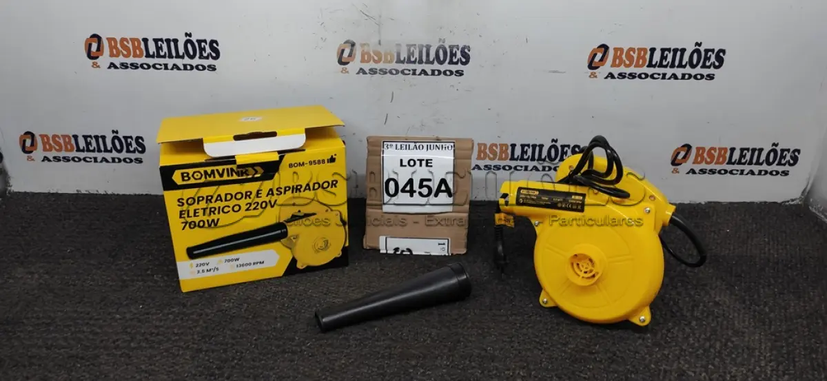 LOTE 045 - SOPRADOR  E ASPIRADOR ELÉTRICO 220V 700W 13600RPM. (NO ESTADO) ATENÇÃO! FAZER A VISITAÇÃO ANTES DE ARREMATAR, NÃO SABEMOS SE FUNCIONA, LEILÃO NÃO TEM GARANTIA E NEM DEVOLUÇÃO, SUJEITO A POSSÍVEIS AVARIAS VISÍVEIS/OCULTAS E/OU AUSÊNCIA DE COMPONENTES. 