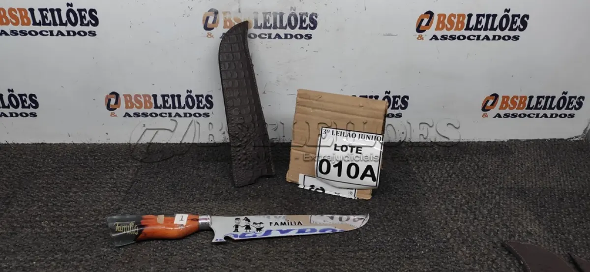 LOTE 010 - 01 FACA ARTESANAL AÇO INOX CABO HIBRIDO MADEIRA E RESINA  BAINHA DE COURO LEGITIMO 10POLEGADAS DE LAMINA TAMANHO TOTAL 39CM  PESO 327G JÁ AFIADA.   (NO ESTADO) ATENÇÃO! FAZER A VISITAÇÃO ANTES DE ARREMATAR, NÃO SABEMOS SE FUNCIONA, LEILÃO NÃO TEM GARANTIA E NEM DEVOLUÇÃO, SUJEITO A POSSÍVEIS AVARIAS VISÍVEIS/OCULTAS E/OU AUSÊNCIA DE COMPONENTES.