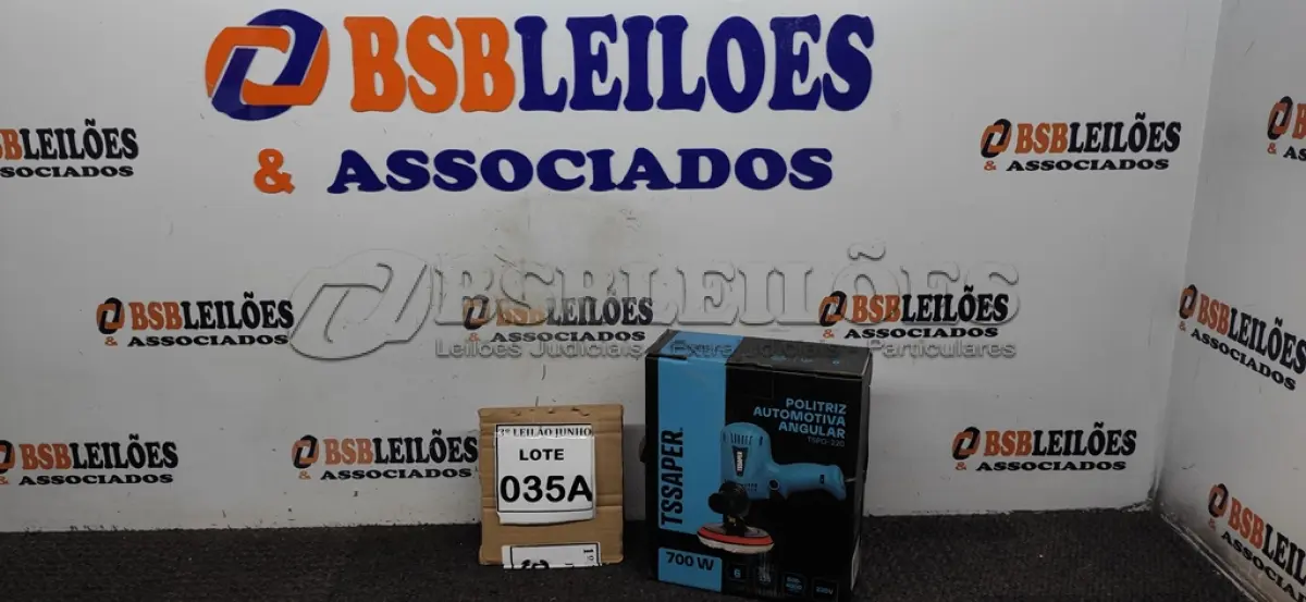LOTE 035 - POLITRIZ AUTOMOTIVA ANGULAR  700W 6VELOCIDADES 600-4000RPM 220V COM PUNHO, CHAVE, DISCO E BOINA DE LÃ. (NO ESTADO) ATENÇÃO! FAZER A VISITAÇÃO ANTES DE ARREMATAR, NÃO SABEMOS SE FUNCIONA, LEILÃO NÃO TEM GARANTIA E NEM DEVOLUÇÃO, SUJEITO A POSSÍVEIS AVARIAS VISÍVEIS/OCULTAS E/OU AUSÊNCIA DE COMPONENTES. 