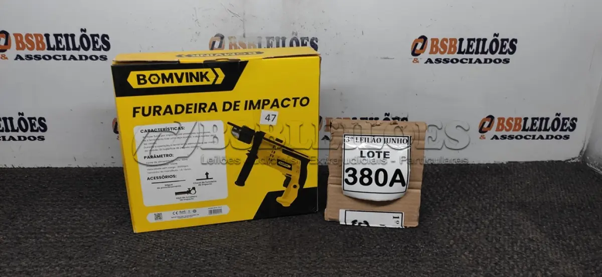 LOTE 380 - FURADEIRA DE IMPACTO 220V 500W ACESSÓRIOS RÉGUA DE POSICIONAMENTO CHAVE E ALÇA . (NO ESTADO) ATENÇÃO! FAZER A VISITAÇÃO ANTES DE ARREMATAR, NÃO SABEMOS SE FUNCIONA, LEILÃO NÃO TEM GARANTIA E NEM DEVOLUÇÃO, SUJEITO A POSSÍVEIS AVARIAS VISÍVEIS/OCULTAS E/OU AUSÊNCIA DE COMPONENTES.