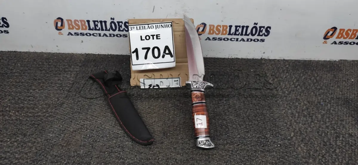 LOTE 170 -  FACA IMPORTADA AÇO INOXIDÁVEL CABO EM MADEIRA COM GUARDA E POMO EM ALUMÍNIO FULL TANG BAINHA DE NYLON TAMANHO TOTAL 30CM PESO 265G JÁ AFIADA