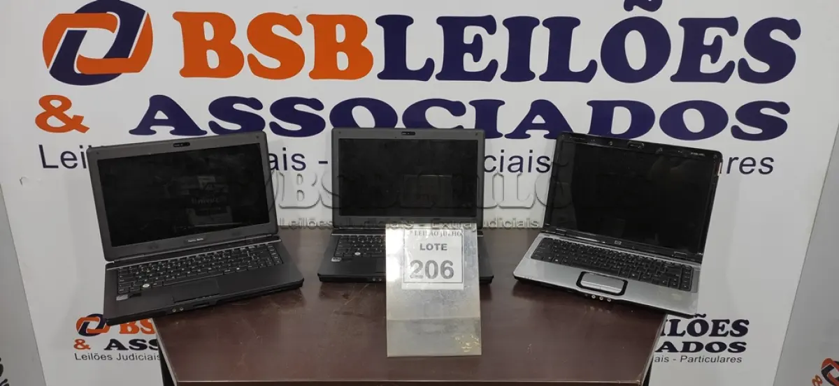 LOTE 206 - 03 NOTEBOOKS MARCAS E MODELOS DIVERSOS. (NO ESTADO) ATENÇÃO! FAZER A VISITAÇÃO ANTES DE ARREMATAR, NÃO SABEMOS SE FUNCIONA. LEILÃO NÃO TEM GARANTIA E NEM DEVOLUÇÃO, SUJEITO A POSSÍVEIS AVARIAS VISÍVEIS/OCULTAS E/OU AUSÊNCIA DE COMPONENTES.