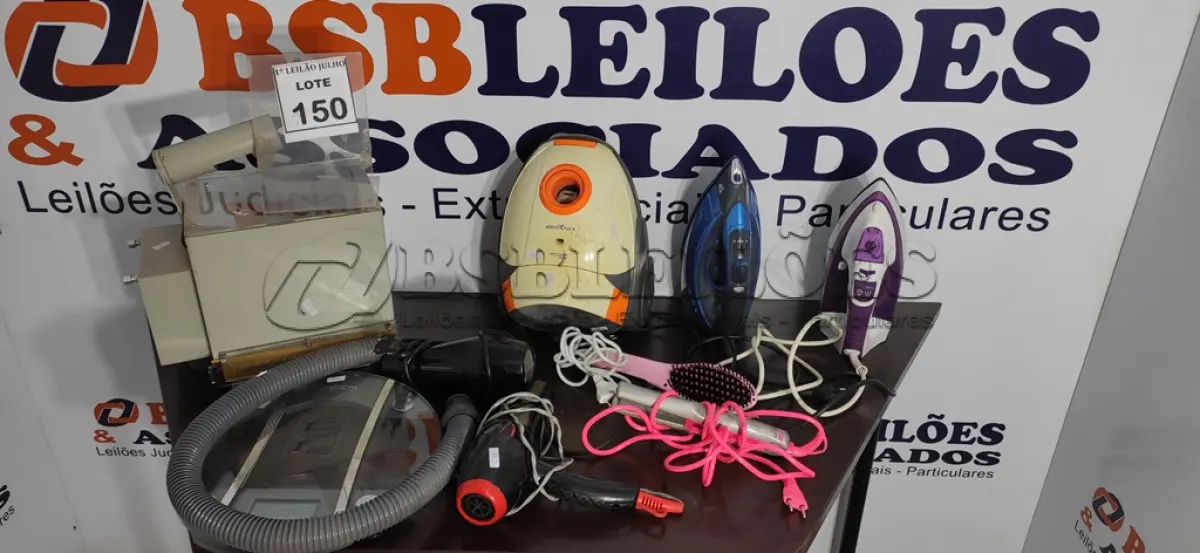 LOTE 150 - 02 FERROS DE PASSAR, 02 SECADORES DE CABELO, 01 BALANÇA DIGITAL, 01 CHAPINHA, 01 ASPIRADOR DE PÓ E 01 APARELHO DE LABORATÓRIO. (NO ESTADO) ATENÇÃO! FAZER A VISITAÇÃO ANTES DE ARREMATAR, NÃO SABEMOS SE FUNCIONA. LEILÃO NÃO TEM GARANTIA E NEM DEVOLUÇÃO, SUJEITO A POSSÍVEIS AVARIAS VISÍVEIS/OCULTAS E/OU AUSÊNCIA DE COMPONENTES.