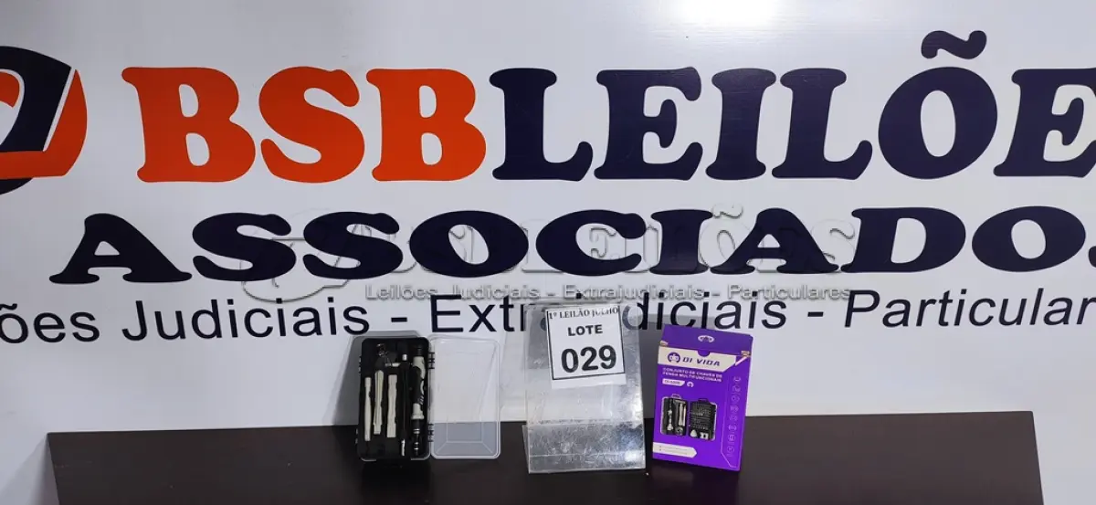 LOTE 029 - 01 CONJUNTO DE CHAVES DE FENDA MULTIFUNCIONAL.  (NO ESTADO) ATENÇÃO! FAZER A VISITAÇÃO ANTES DE ARREMATAR, NÃO SABEMOS SE FUNCIONA. LEILÃO NÃO TEM GARANTIA E NEM DEVOLUÇÃO, SUJEITO A POSSÍVEIS AVARIAS VISÍVEIS/OCULTAS E/OU AUSÊNCIA DE COMPONENTES.