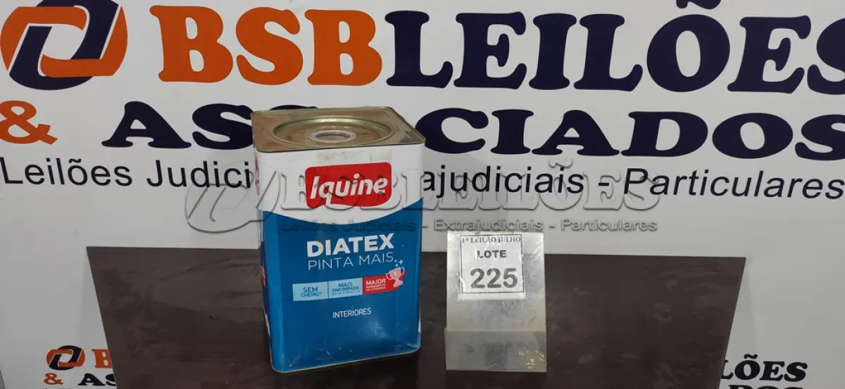 LOTE 225 - 01 LATA DE TINTA PARA INTERIORES IQUINE DIATEX BASE P ACRÍLICO FOSCO 18 L. (NOVO) (NO ESTADO) ATENÇÃO! FAZER A VISITAÇÃO ANTES DE ARREMATAR, NÃO SABEMOS SE FUNCIONA. LEILÃO NÃO TEM GARANTIA E NEM DEVOLUÇÃO, SUJEITO A POSSÍVEIS AVARIAS VISÍVEIS/OCULTAS E/OU AUSÊNCIA DE COMPONENTES.