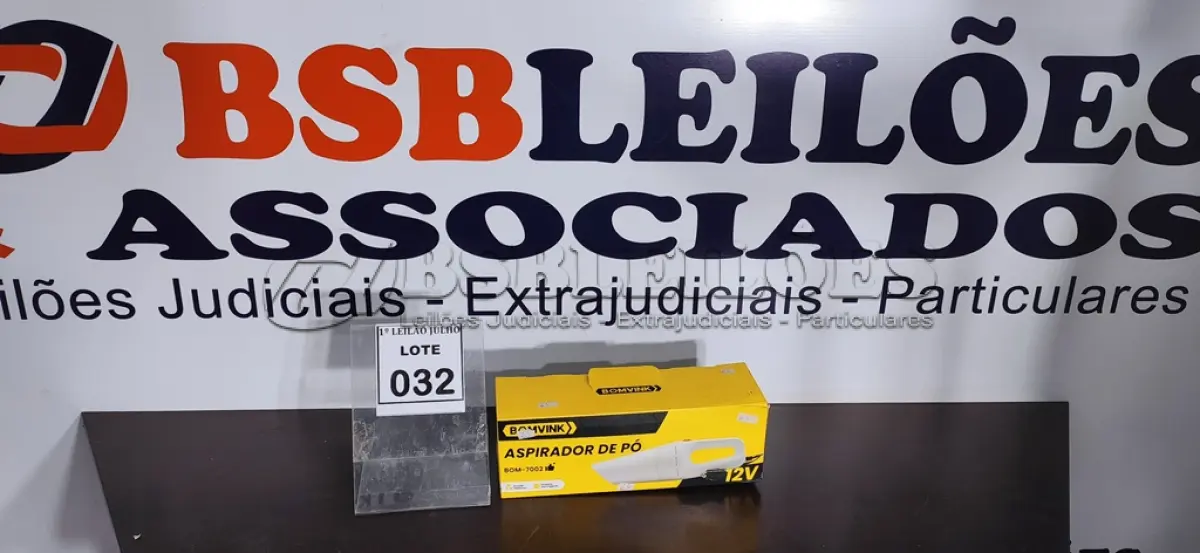 LOTE 032 - 01 ASPIRADOR DE PÓ PORTÁTIL 12V MARCA BOMVIK. (NO ESTADO) ATENÇÃO! FAZER A VISITAÇÃO ANTES DE ARREMATAR, NÃO SABEMOS SE FUNCIONA. LEILÃO NÃO TEM GARANTIA E NEM DEVOLUÇÃO, SUJEITO A POSSÍVEIS AVARIAS VISÍVEIS/OCULTAS E/OU AUSÊNCIA DE COMPONENTES.