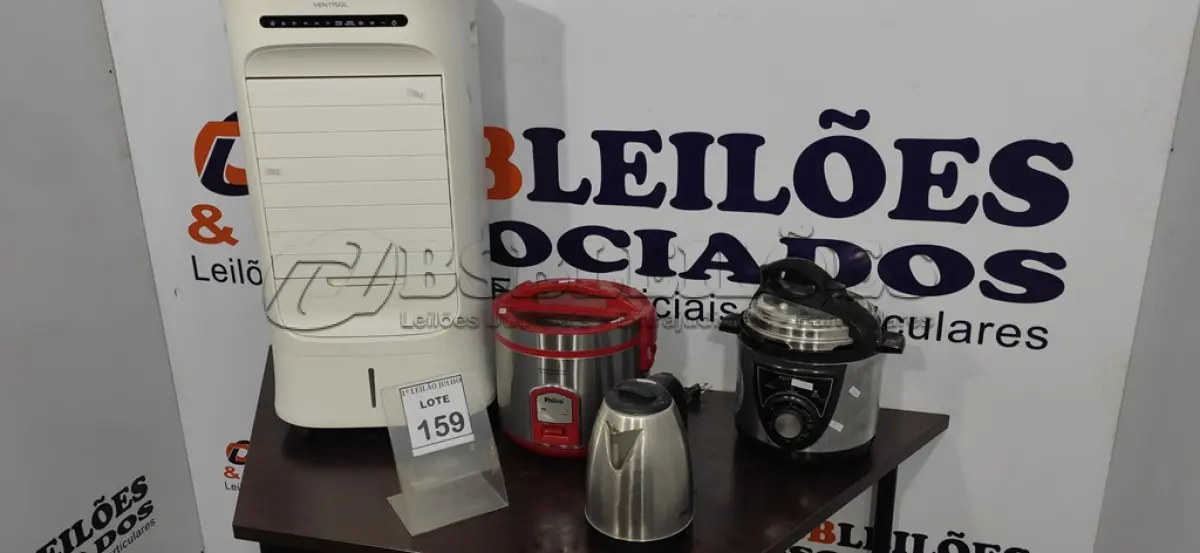 LOTE 159 - 01 CLIMATIZADOR, 01 PANELA DE PRESSÃO ELÉTRICAS, 01 PANELA ELÉTRICA E 01 CHALEIRA TÉRMICA. (NO ESTADO) ATENÇÃO! FAZER A VISITAÇÃO ANTES DE ARREMATAR, NÃO SABEMOS SE FUNCIONA. LEILÃO NÃO TEM GARANTIA E NEM DEVOLUÇÃO, SUJEITO A POSSÍVEIS AVARIAS VISÍVEIS/OCULTAS E/OU AUSÊNCIA DE COMPONENTES.